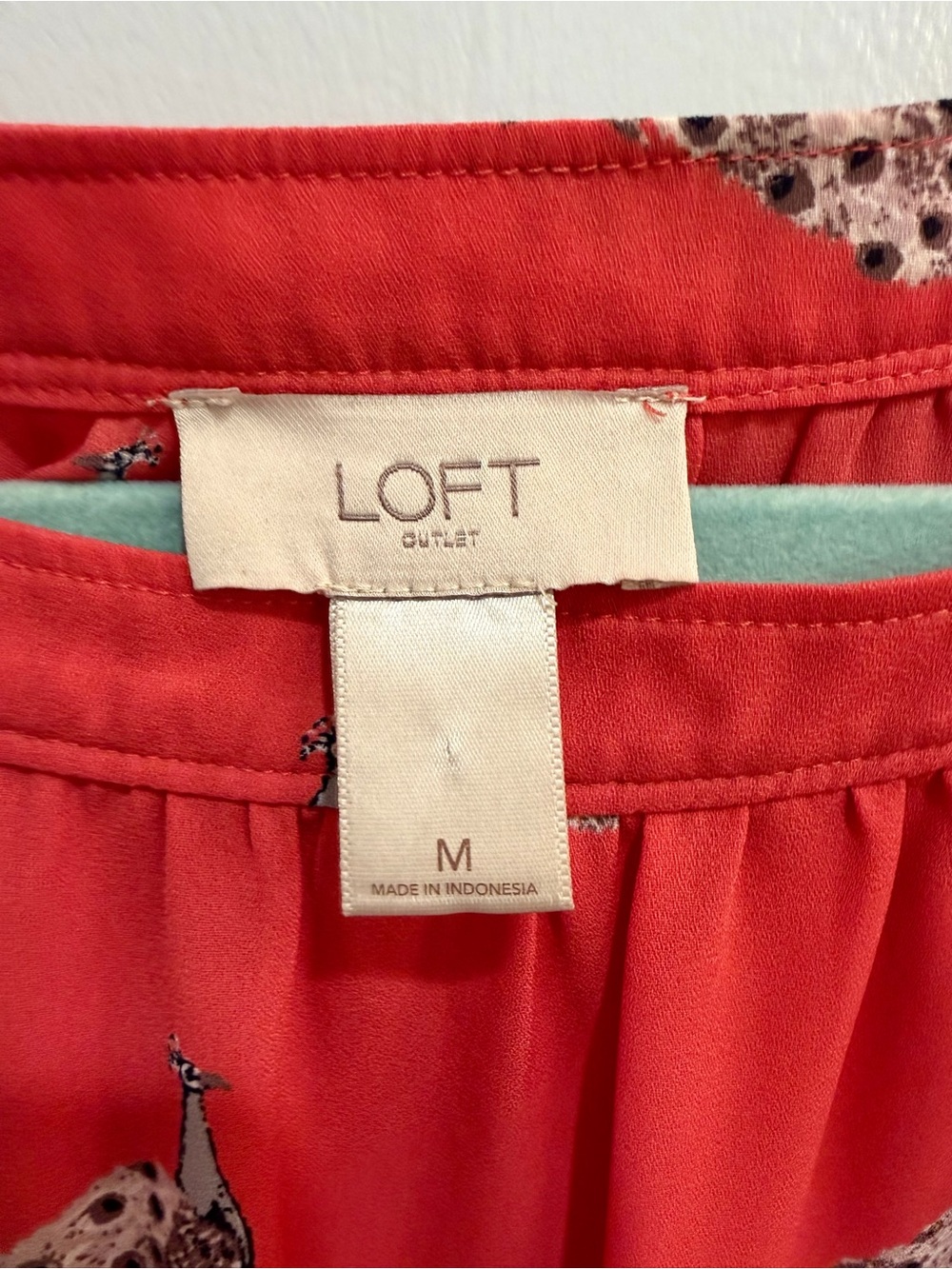Sold LOFT Peacock Print Coral Pleated Long Sleeve Blouse Pink Boat Neck Whimsy - Picture 7 of 10